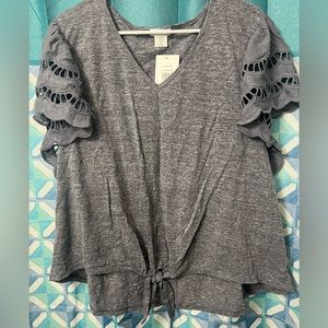 NWT size 18/20W Eyeshadow blouse. Gray with butterfly sleeves. Tie in the front.
